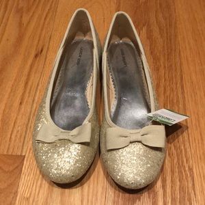 New Land’s End girls gold glitter flats